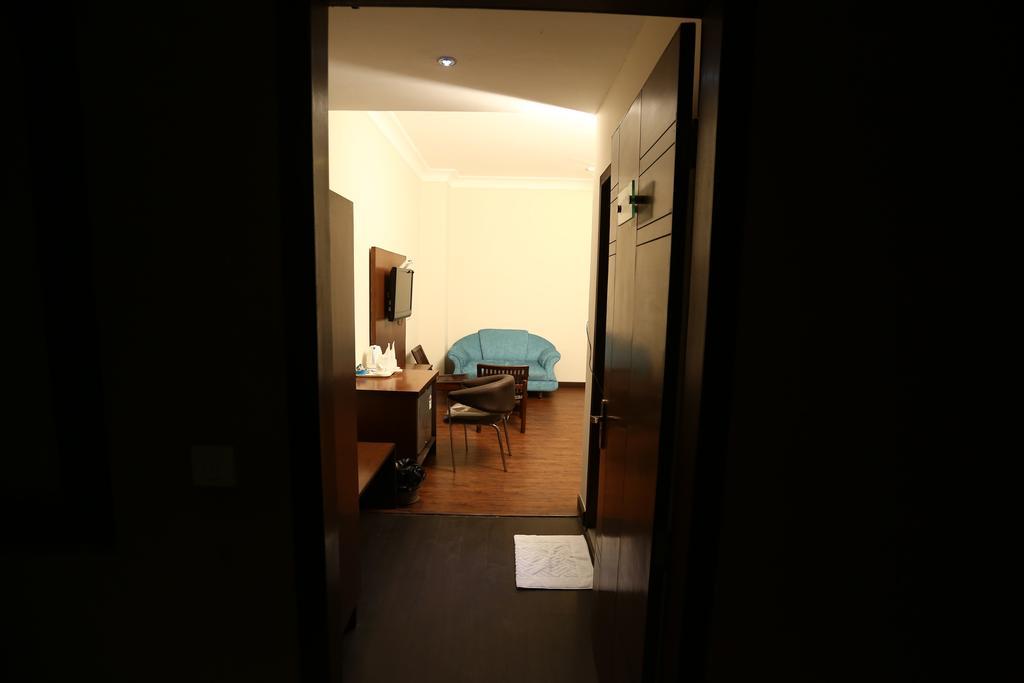 Click Hotel Kohinoor, Ludhiana Exterior photo